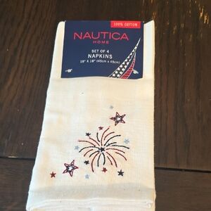 Nautica White Napkins with Firework Embroidery
